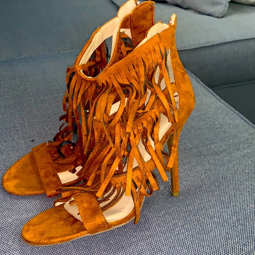 Brand new suede brown heels size 9